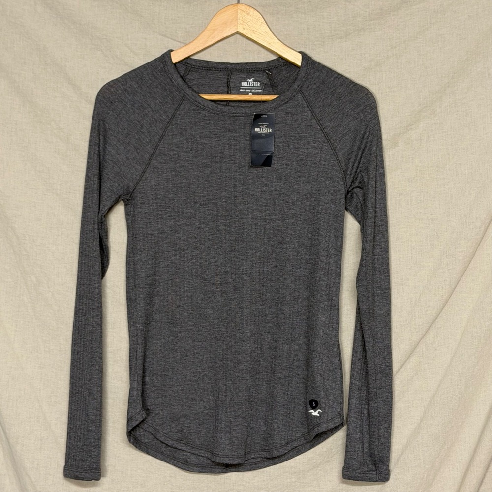 NWT Hollister Must-Have Collection Long Sleeve Ribbed Top Gray Small